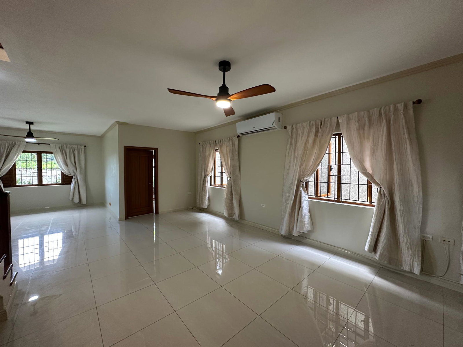 Second image of 4- Rosa Place in Kingston 6, St. Andrew, Jamaica - property is For Rent