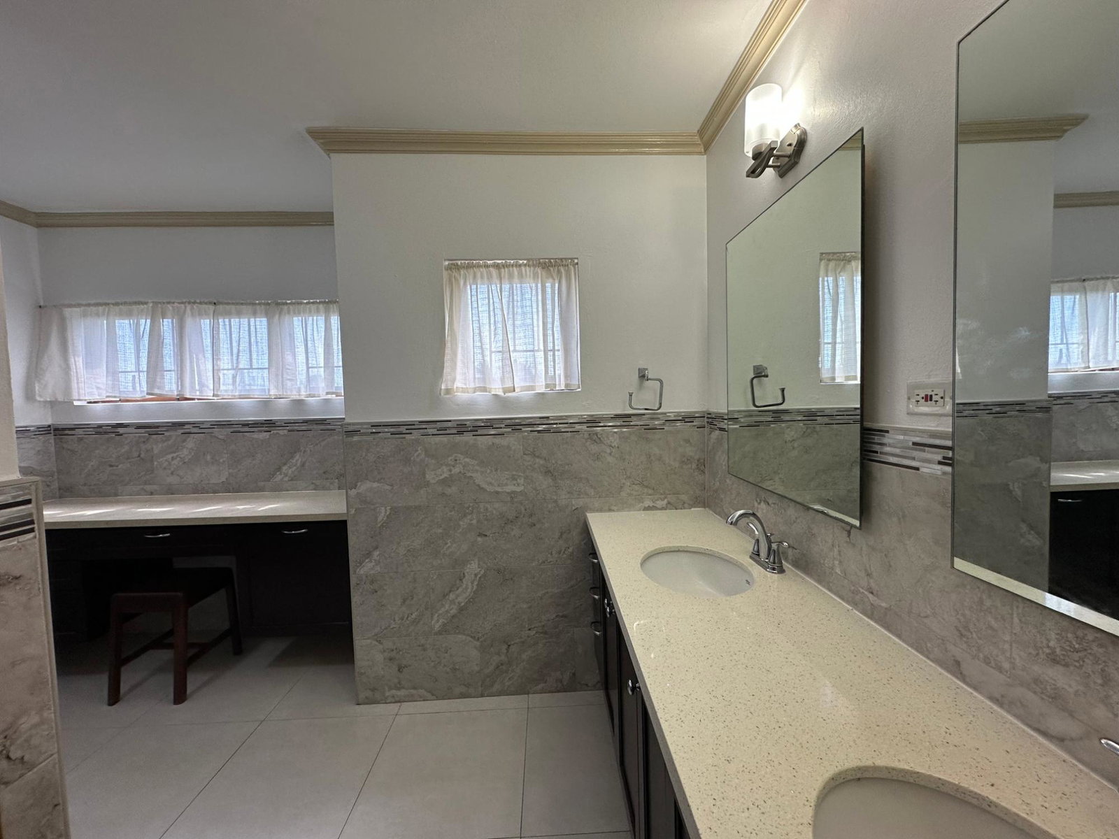 Tenth image of 4- Rosa Place in Kingston 6, St. Andrew, Jamaica - property is For Rent
