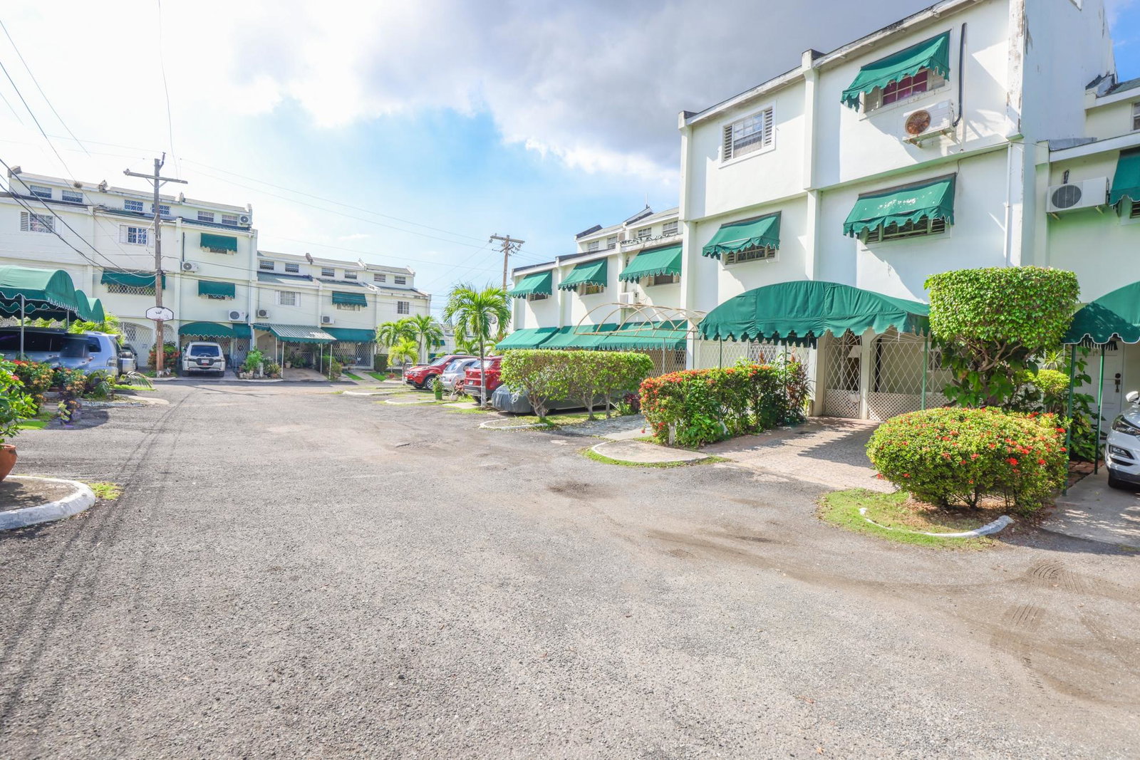 Spacious-3-Bedroom-Townhouse-for-Rent-on-Washington-Boulevard-St.-Andrew-Jamaica Second image of 2a Washington Boulevard in Kingston 20, St. Andrew, Jamaica - property is For Rent