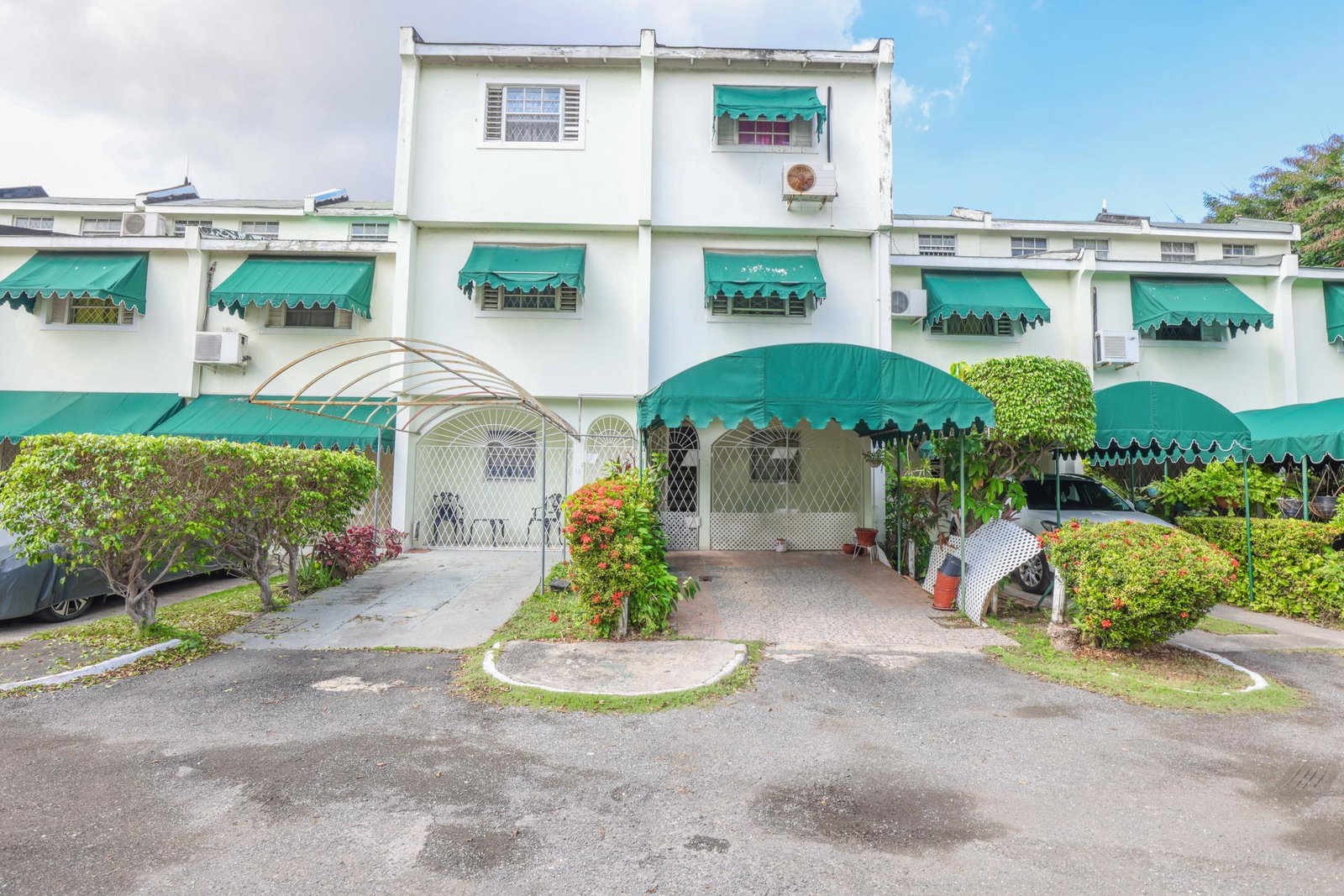 Spacious-3-Bedroom-Townhouse-for-Rent-on-Washington-Boulevard-St.-Andrew-Jamaica Third image of 2a Washington Boulevard in Kingston 20, St. Andrew, Jamaica - property is For Rent