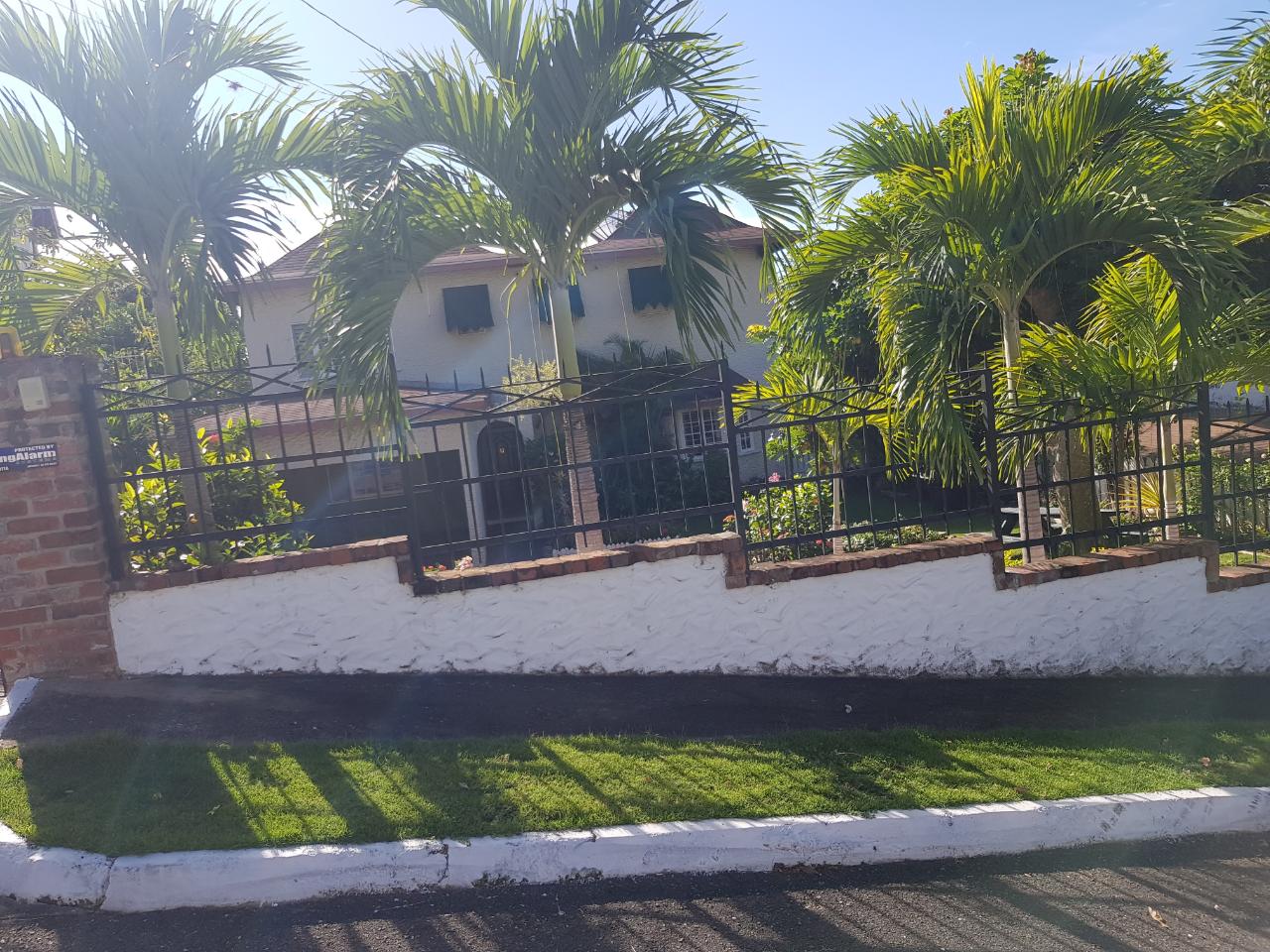 Fifth image of 6 North Widcombe Heights in Kingston 6, St. Andrew, Jamaica - property is For Rent