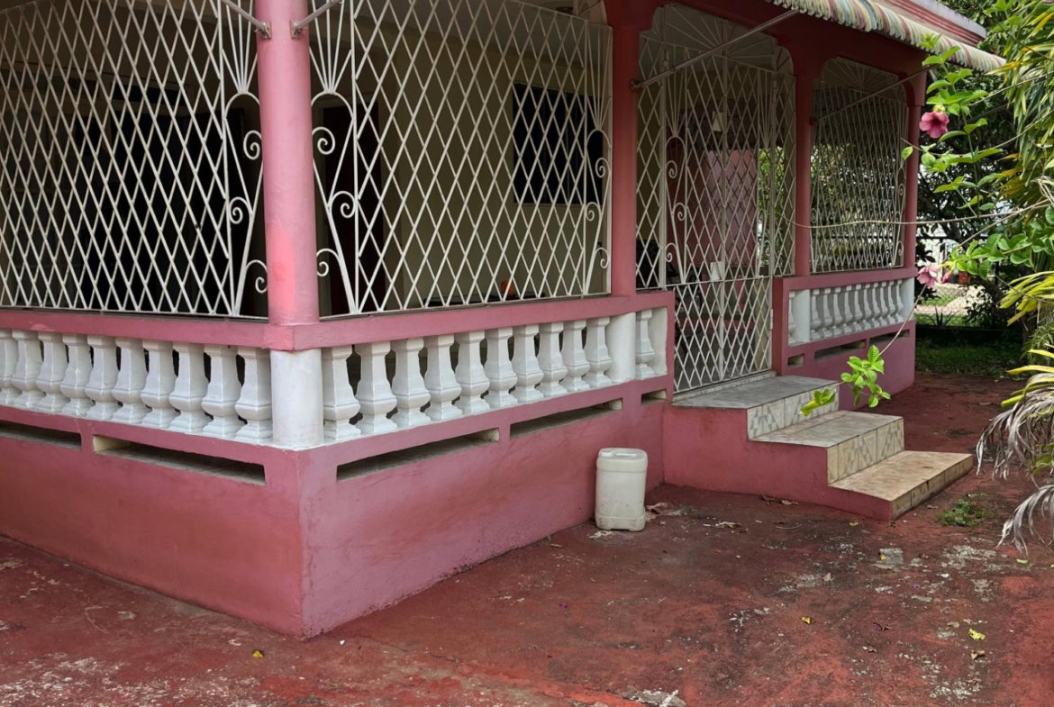Fourth image of 14 Longwood Contemporary Clo in Santa Cruz, St. Elizabeth, Jamaica - property is For Sale