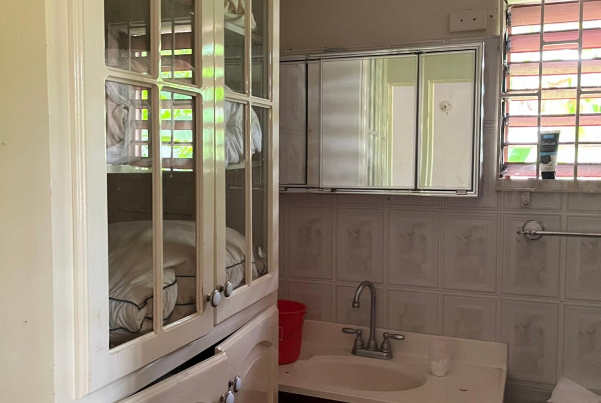 Sixth image of 14 Longwood Contemporary Clo in Santa Cruz, St. Elizabeth, Jamaica - property is For Sale