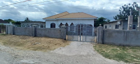 First image of 114 Circle Drive in Homestead, St. Catherine, Jamaica - property is For Sale