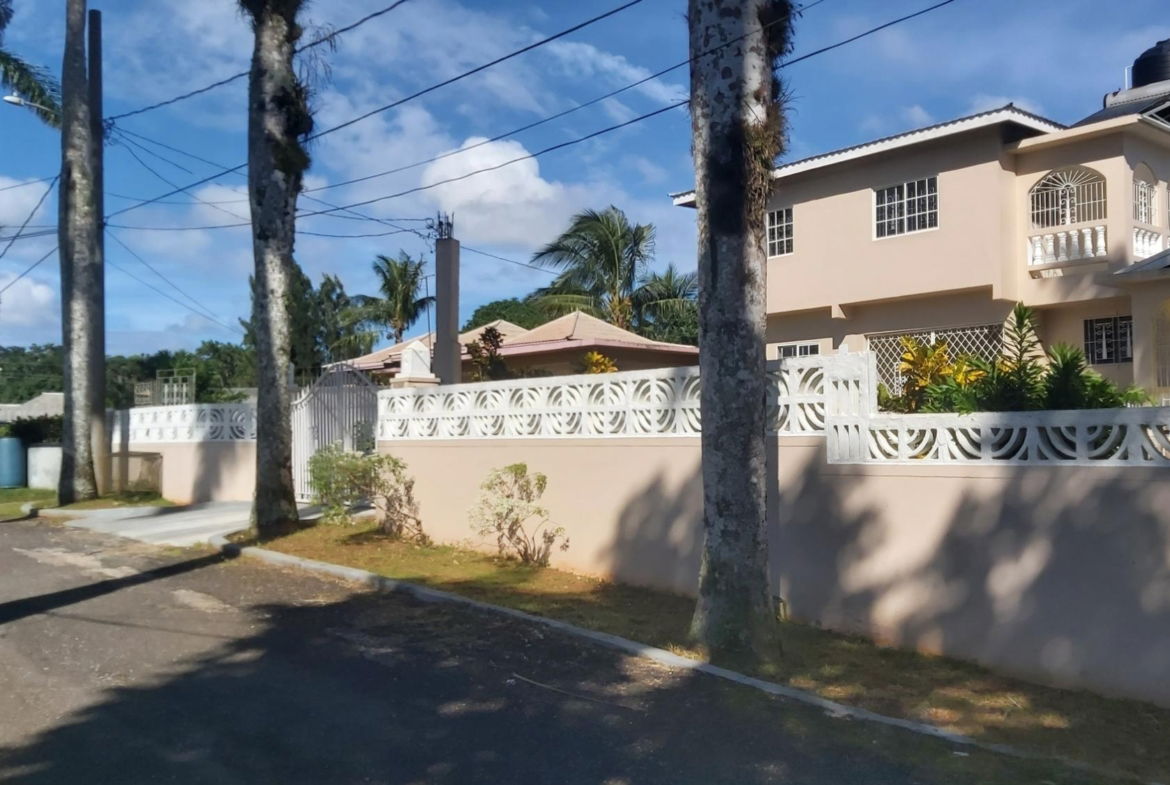 Twenty-Fifth image of 5 Hampton Court in Mandeville, Manchester, Jamaica - property is For Rent