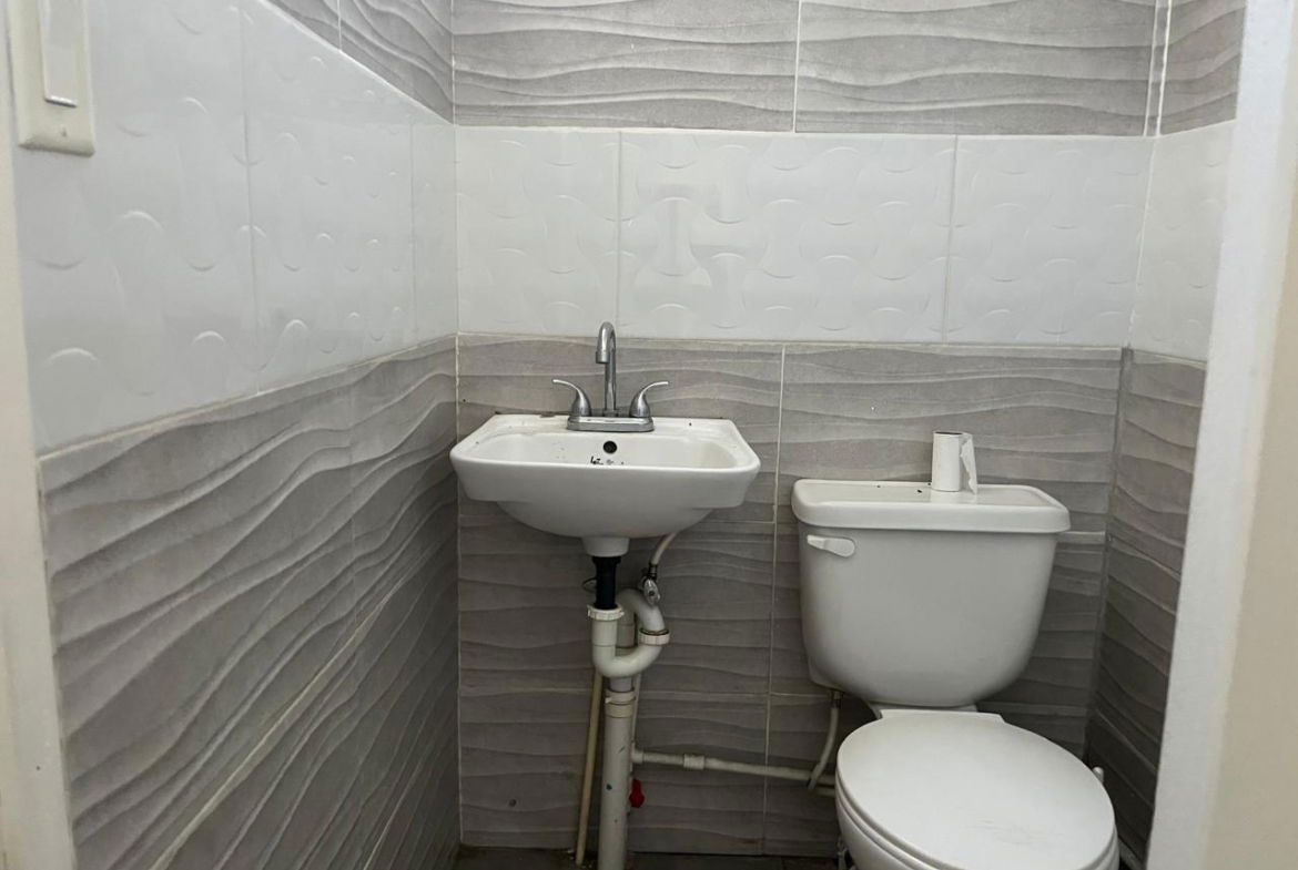 Ninth image of 7c- Seymour Ave in Kingston 6, St. Andrew, Jamaica - property is For Rent