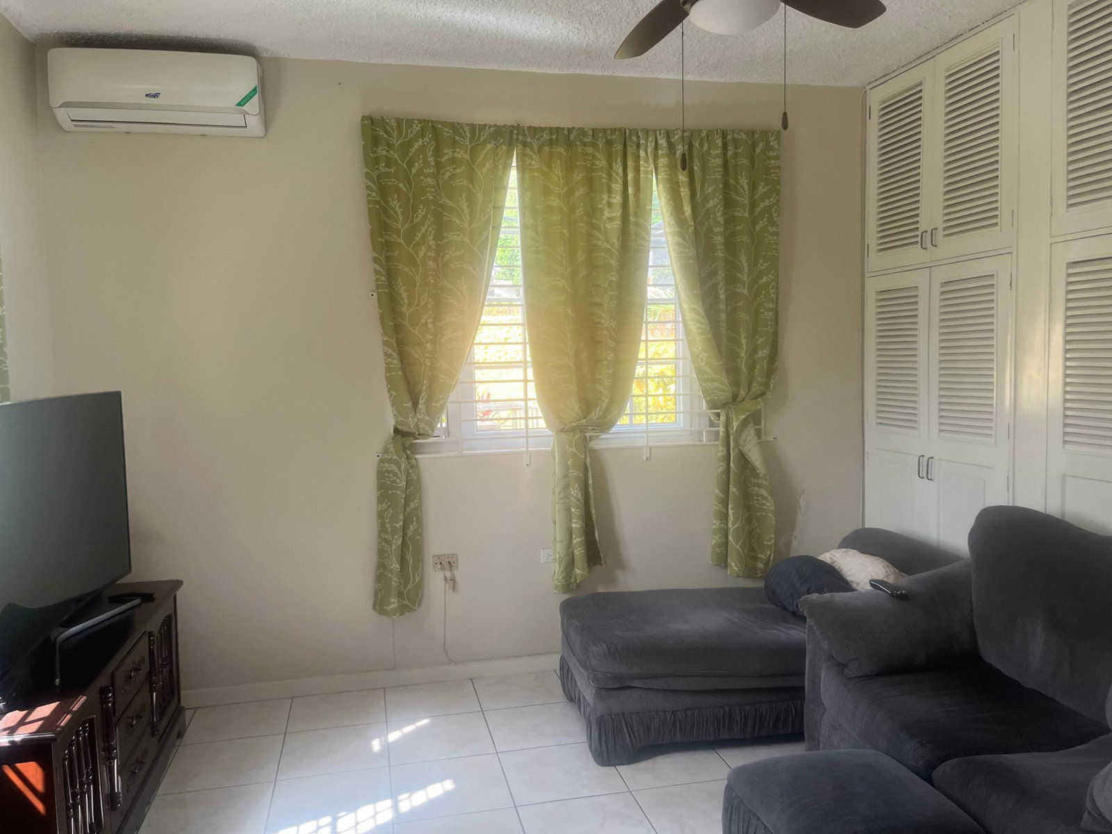 Eleventh image of Phadrian Avenue, Kingston in Kingston 6, St. Andrew, Jamaica - property is For Sale
