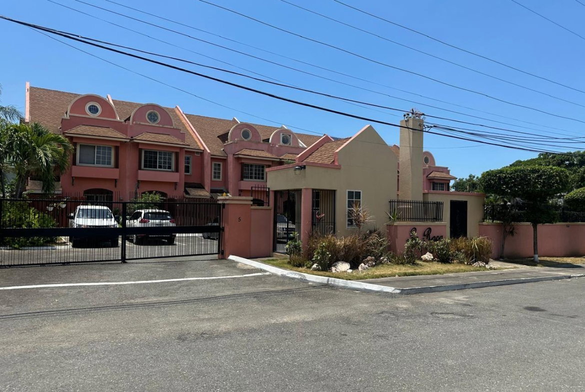 Third image of 5 Linstone Crescent, Kingst in Kingston 10, St. Andrew, Jamaica - property is For Rent