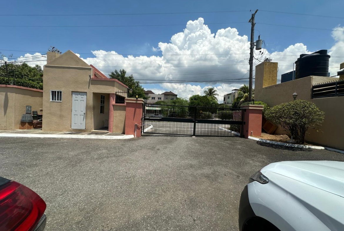 Fifth image of 5 Linstone Crescent, Kingst in Kingston 10, St. Andrew, Jamaica - property is For Rent