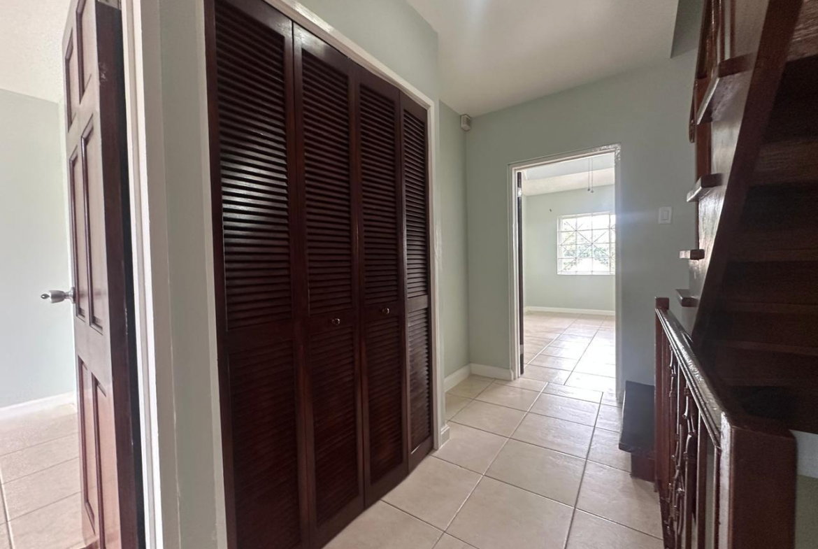 Eighth image of 5 Linstone Crescent, Kingst in Kingston 10, St. Andrew, Jamaica - property is For Rent