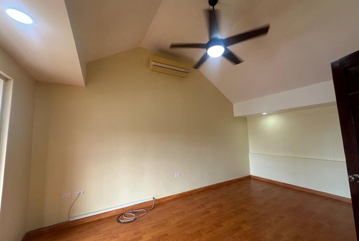 Ninth image of 5 Linstone Crescent, Kingst in Kingston 10, St. Andrew, Jamaica - property is For Rent