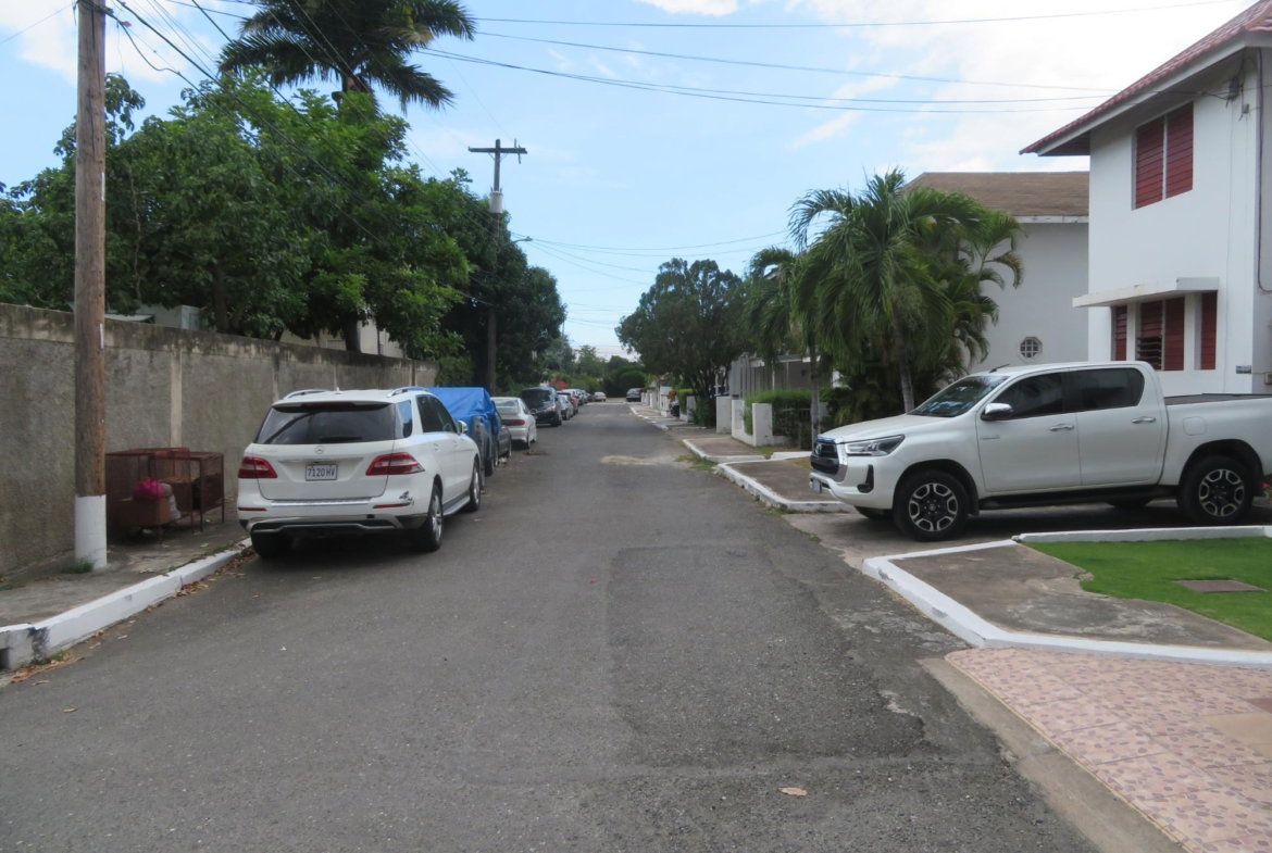Third image of 28 Donhead Close, Kgn 6 in Kingston 6, St. Andrew, Jamaica - property is For Sale