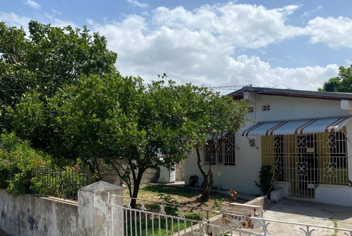 First image of 300 Apollo Avenue in Horizon Park, St. Catherine, Jamaica - property is For Sale