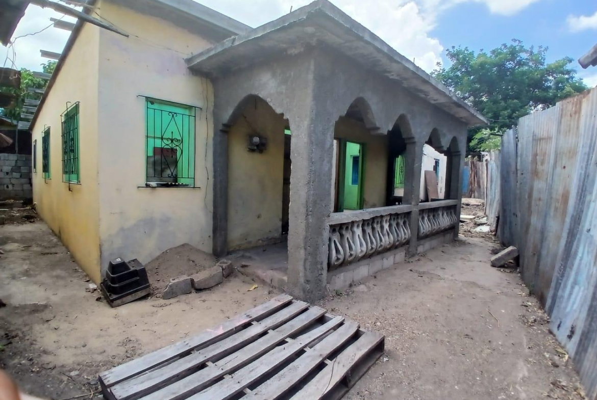 Third image of 14 Oakland Crescent in Kingston 13, St. Andrew, Jamaica - property is For Sale