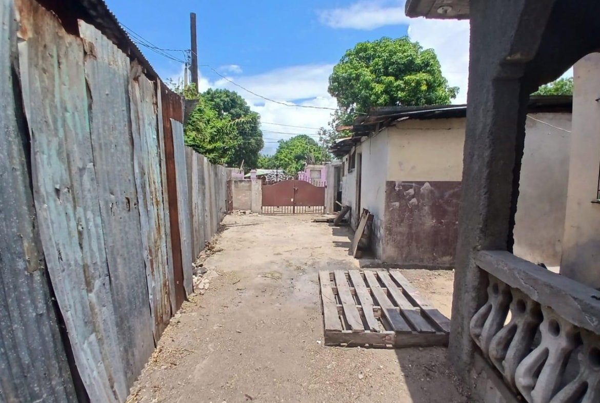Fifth image of 14 Oakland Crescent in Kingston 13, St. Andrew, Jamaica - property is For Sale