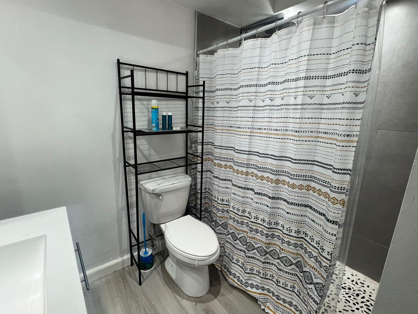 Sixteenth image of 8g-1-3 Kings Street in KINGSTON, Kingston, Jamaica - property is For Rent