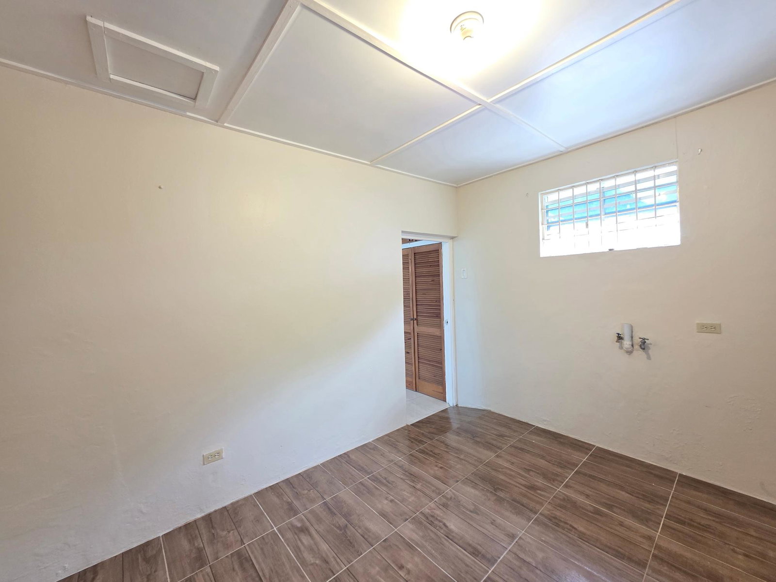 Thirteenth image of 1-40 a Upper Waterloo Road in Kingston 10, St. Andrew, Jamaica - property is For Rent