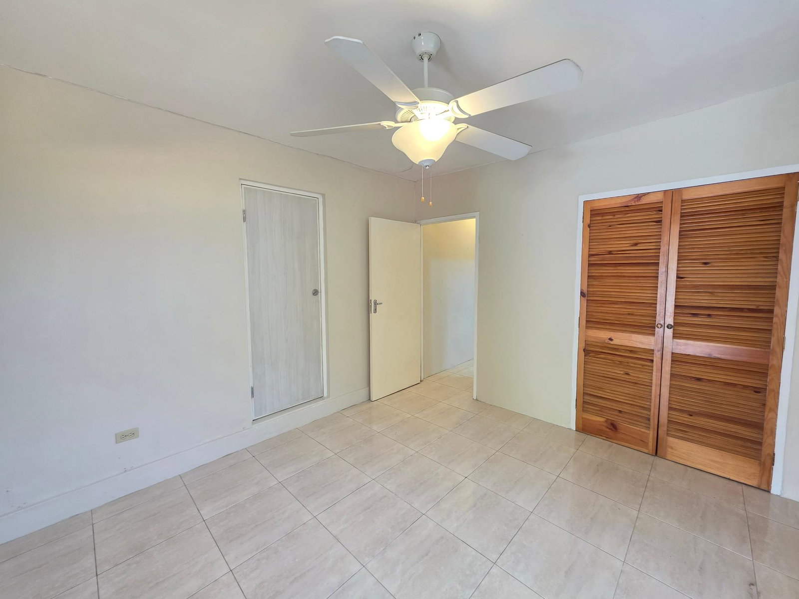 Third image of 1-40 a Upper Waterloo Road in Kingston 10, St. Andrew, Jamaica - property is For Rent