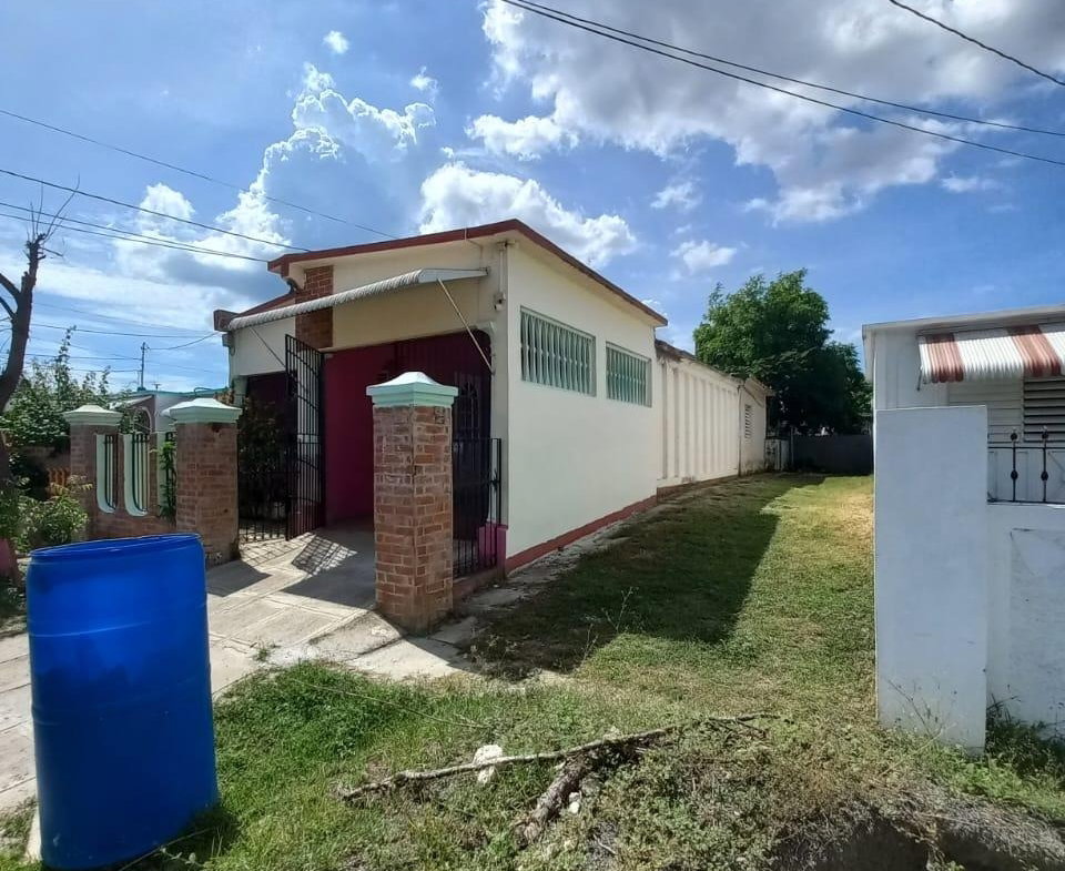 Second image of 131 North East 14th Street, 6 in Greater Portmore, St. Catherine, Jamaica - property is For Rent