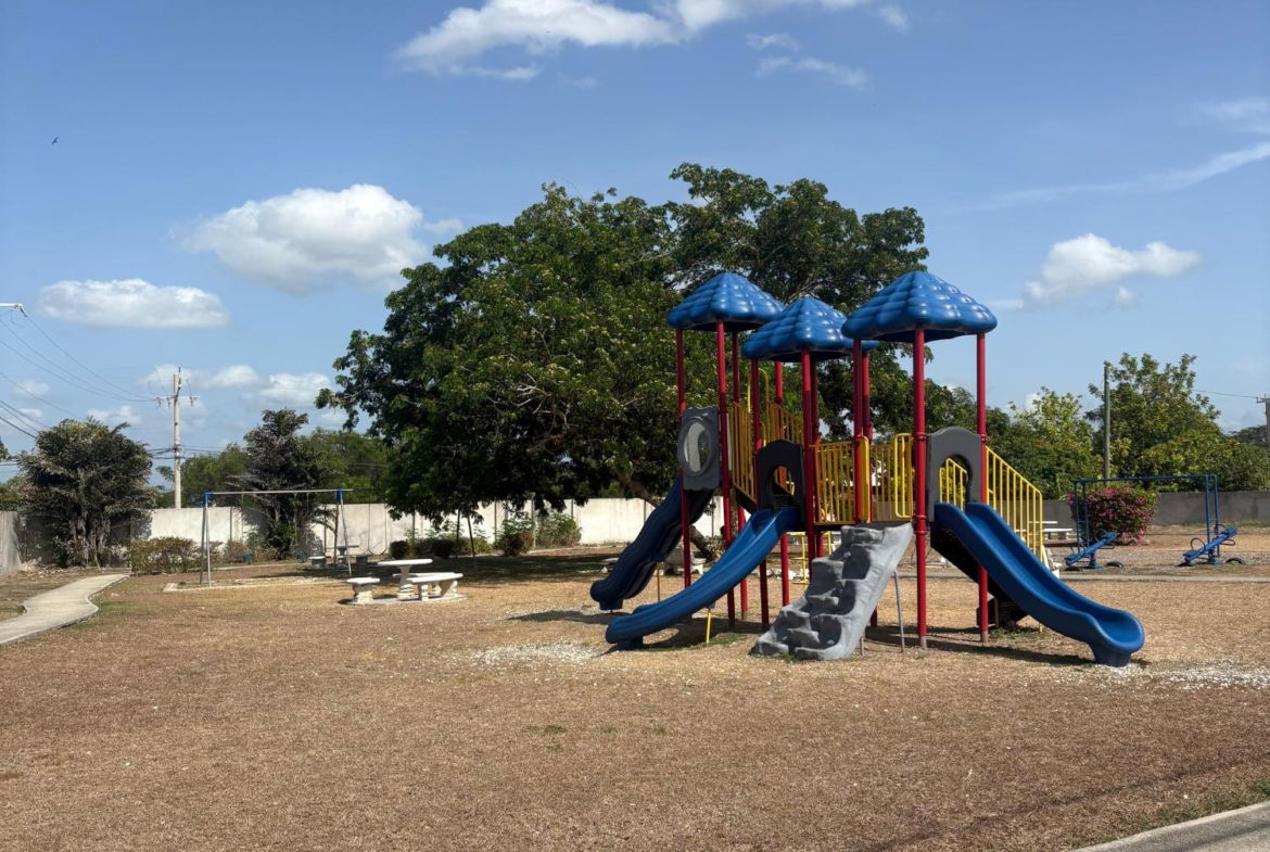 Third image of 8 Root Avenue , Jacaranda h in Spanish Town, St. Catherine, Jamaica - property is For Rent