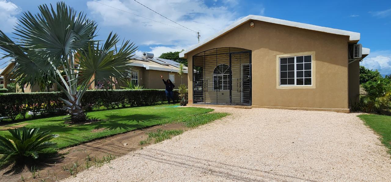 Second image of 686- Phoenix Park Village in Phoenix Park, St. Catherine, Jamaica - property is For Rent
