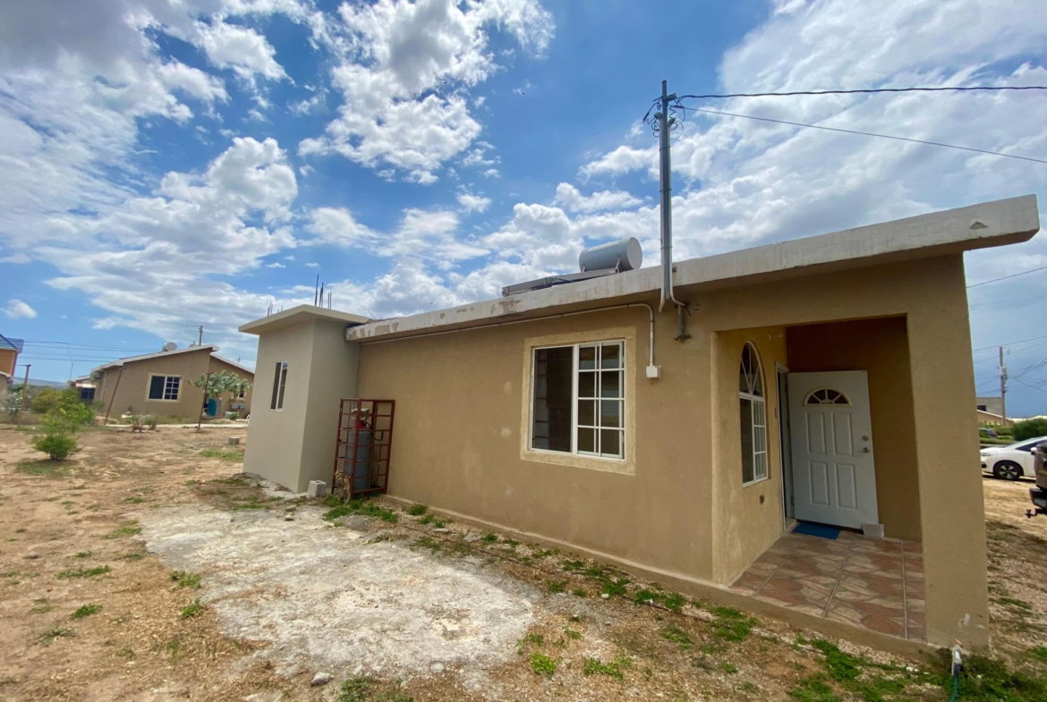 Thirteenth image of Lot 1165 Phoenix Park Village in Phoenix Park, St. Catherine, Jamaica - property is For Rent