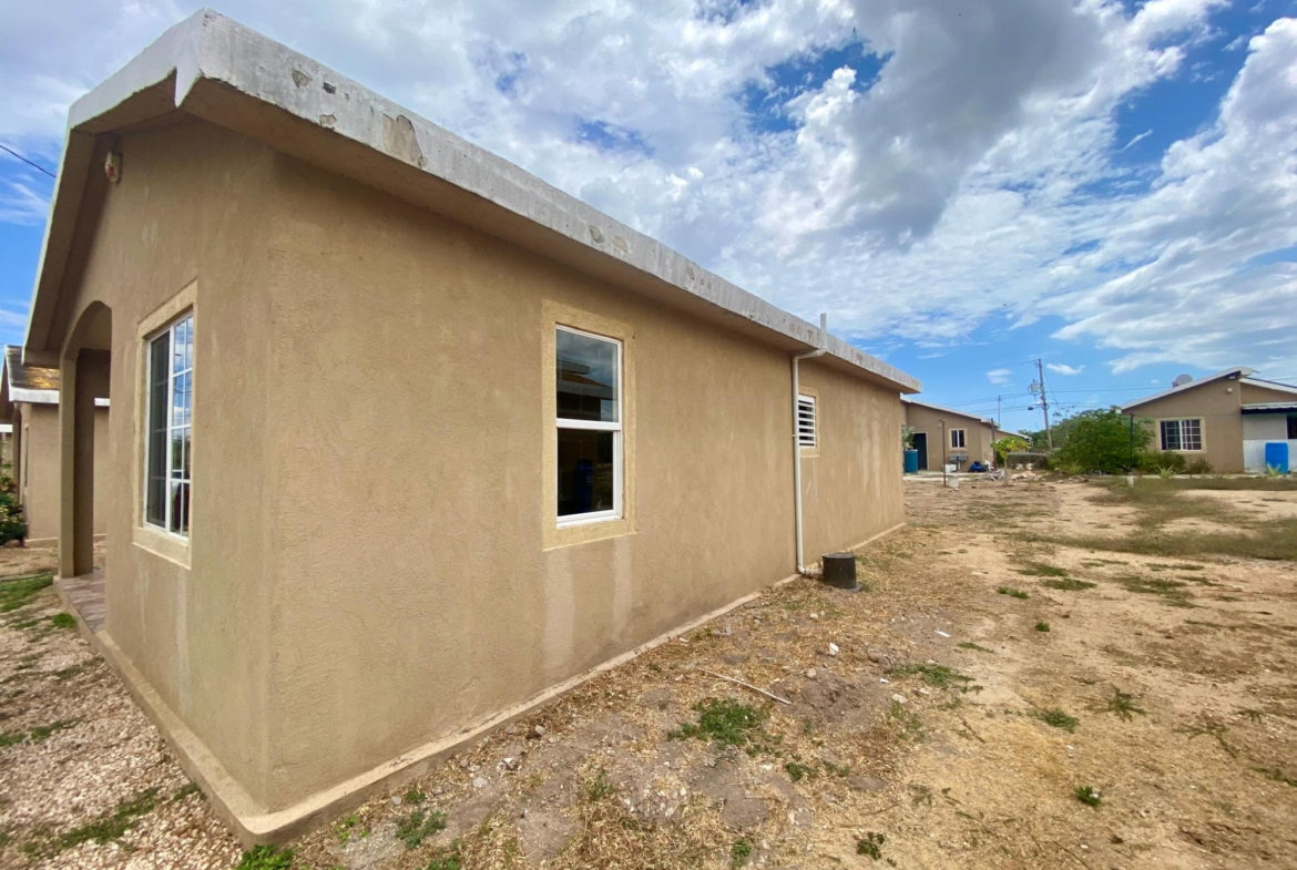 Fourteenth image of Lot 1165 Phoenix Park Village in Phoenix Park, St. Catherine, Jamaica - property is For Rent