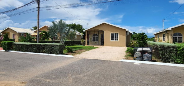 Fifth image of 686- Phoenix Park Village in Phoenix Park, St. Catherine, Jamaica - property is For Rent