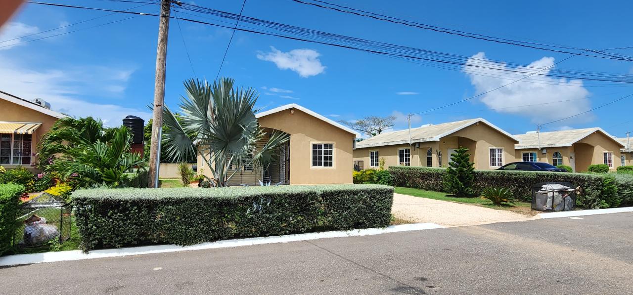 First image of 686- Phoenix Park Village in Phoenix Park, St. Catherine, Jamaica - property is For Rent