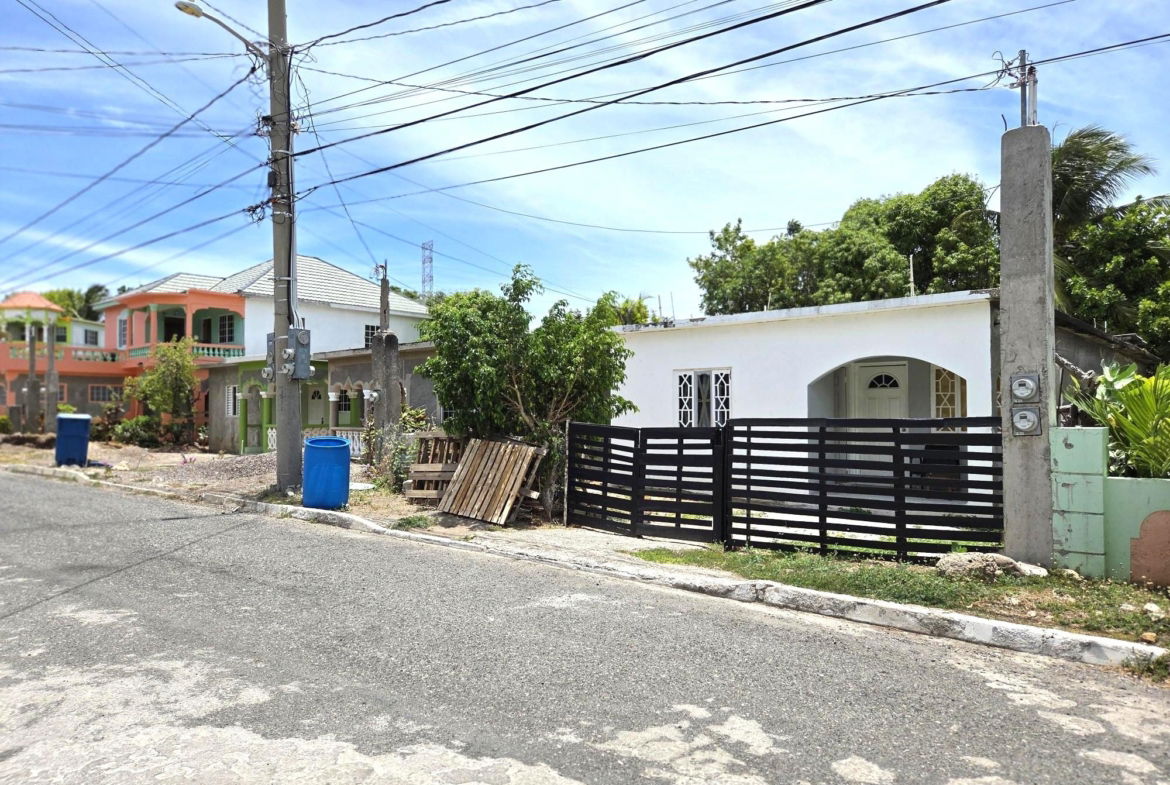 Fifth image of Clover Ave, Longville Par in Longville Park, Clarendon, Jamaica - property is For Sale