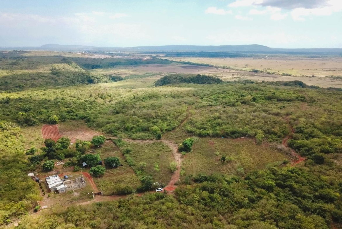 Second image of Bammy Hall Kitson Town st in Guanaboa Vale, St. Catherine, Jamaica - property is For Sale