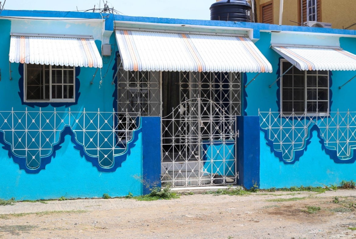 First image of 253 5 East, Queens Park in Greater Portmore, St. Catherine, Jamaica - property is For Sale