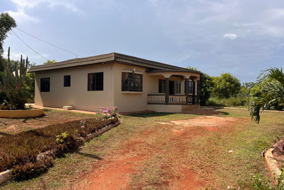 Second image of Gazeland st Elizabeth in Gazeland, St. Elizabeth, Jamaica - property is For Sale
