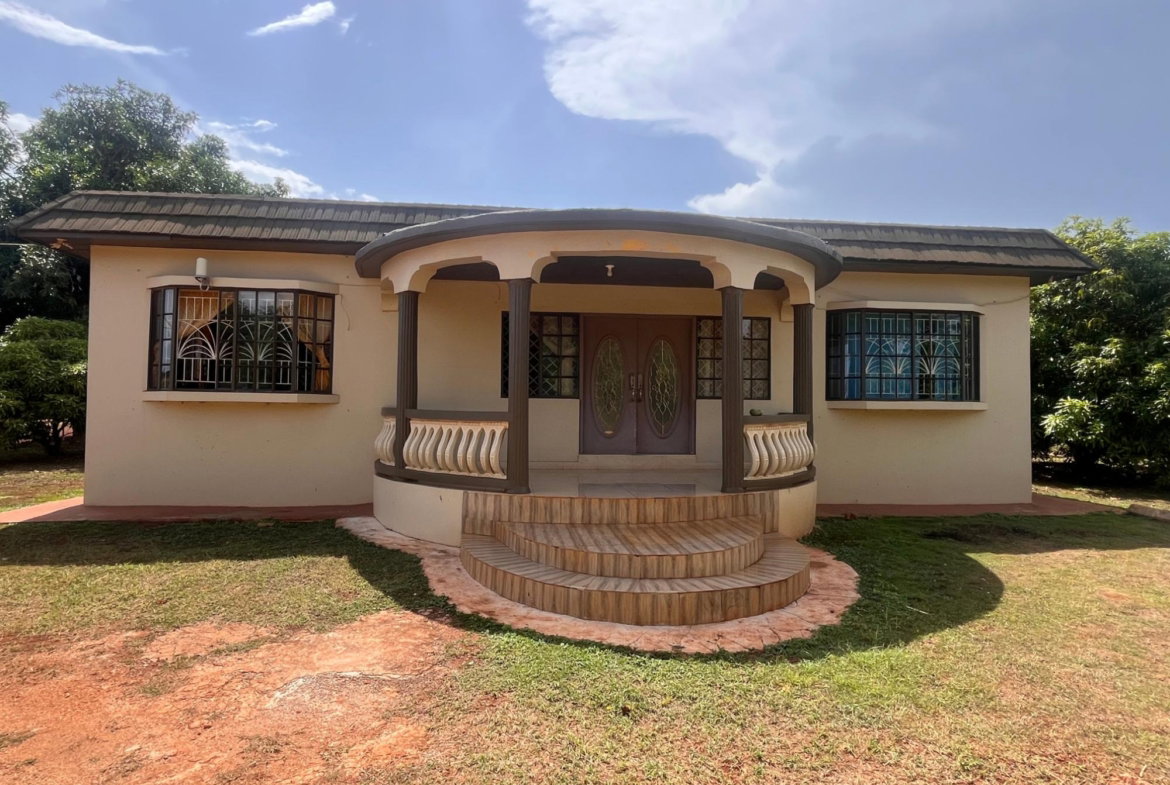 First image of Gazeland st Elizabeth in Gazeland, St. Elizabeth, Jamaica - property is For Sale