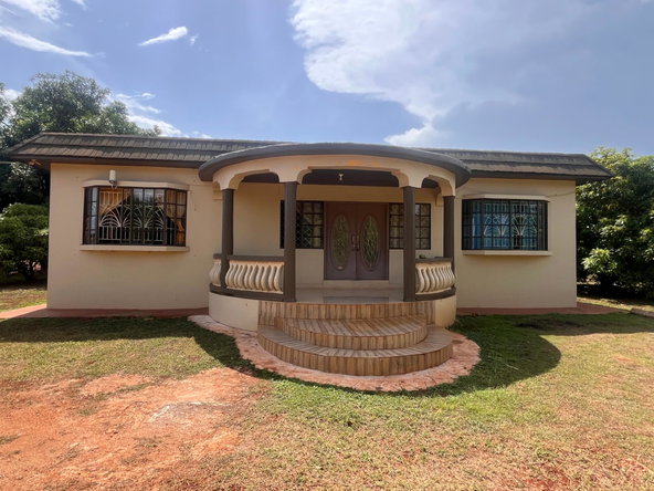 First image of Gazeland st Elizabeth in Gazeland, St. Elizabeth, Jamaica - property is For Sale