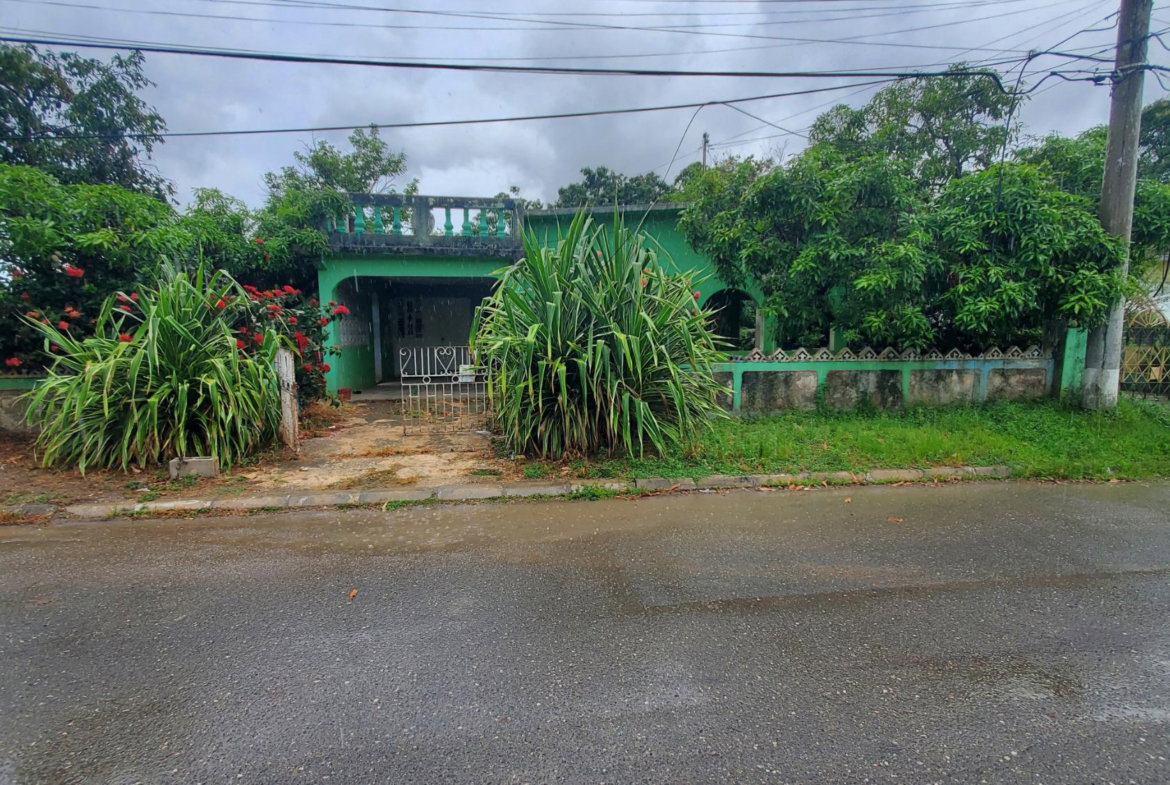 First image of Mcfarlane Crescent in Spanish Town, St. Catherine, Jamaica - property is For Sale