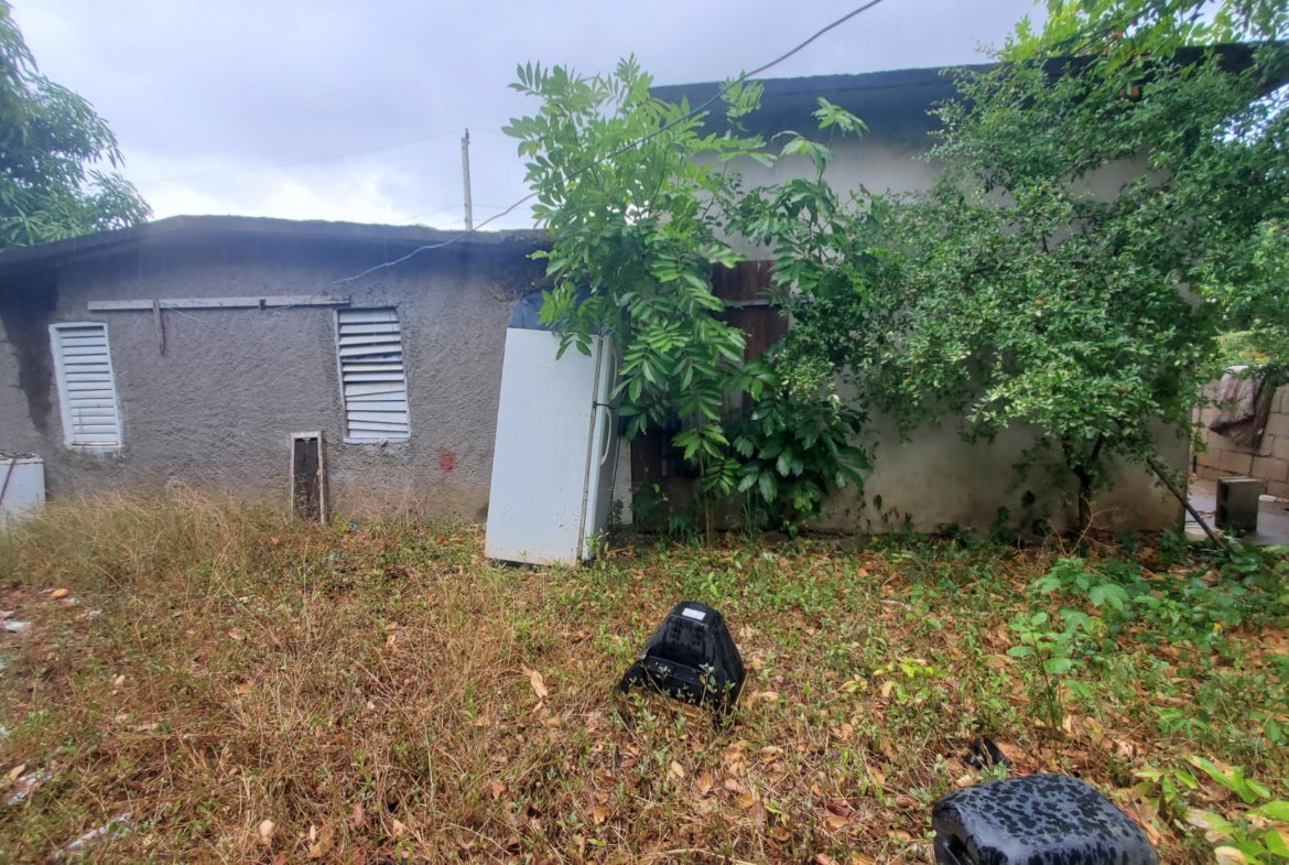 Third image of Mcfarlane Crescent in Spanish Town, St. Catherine, Jamaica - property is For Sale