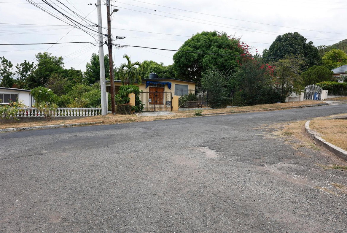 Twenty-First image of 31 Hart Boulevard in Kingston 6, St. Andrew, Jamaica - property is For Sale