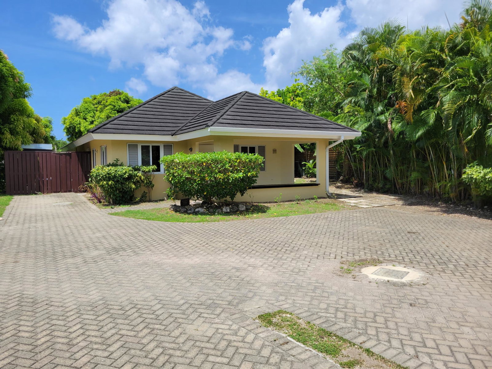 3-Bedroom-House-for-Rent-in-Richmond-Estates-St.-Ann-Jamaica Second image of 238 Richmond Estates in SALEM, St. Ann, Jamaica - property is For Rent