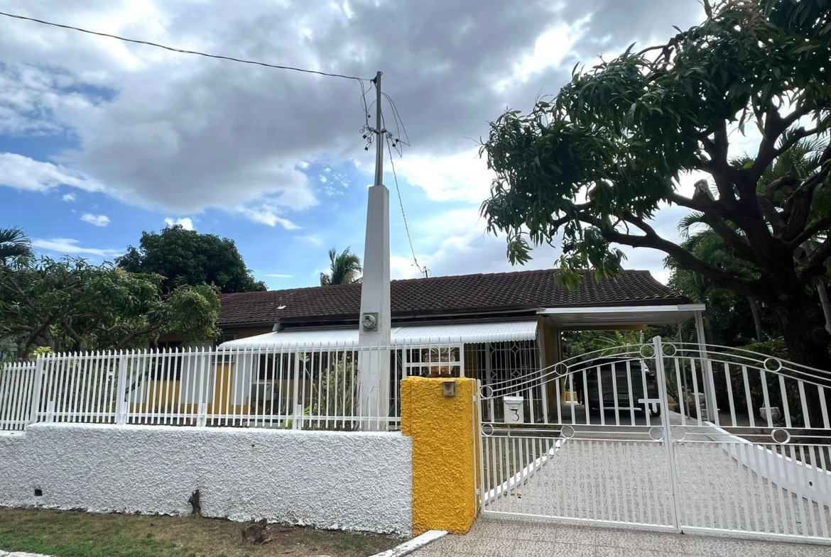 First image of 3 Birdsucker Close in Kingston 8, St. Andrew, Jamaica - property is For Rent