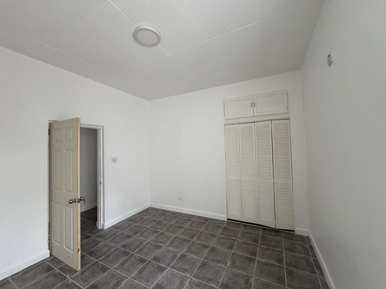 3-Bedroom-House-for-Rent-in-St.-Andrew-Jamaica-4-Avesbury-Ave Tenth image of 4 Avesbury Ave in Kingston 6, St. Andrew, Jamaica - property is For Rent