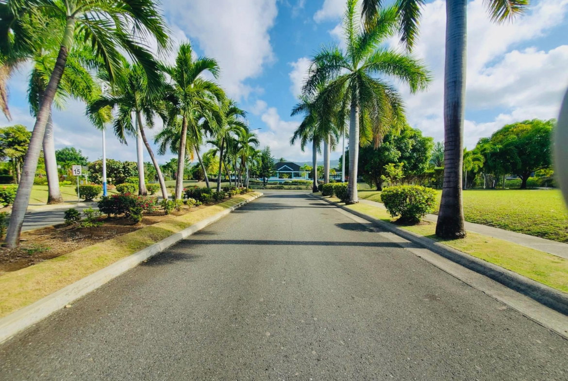 Twentieth image of 336 Guava Avenue, 