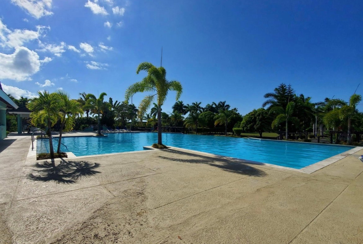 Twenty-Fourth image of 336 Guava Avenue, 