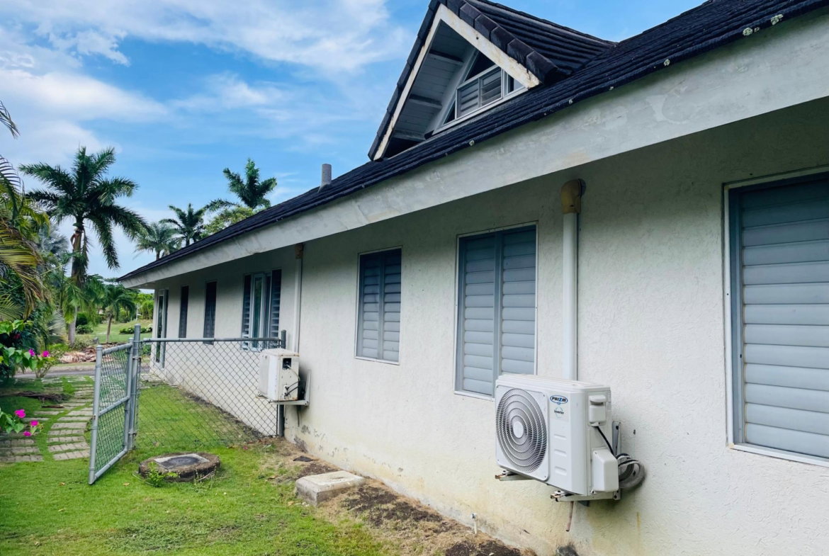 Sixth image of 336 Guava Avenue, 