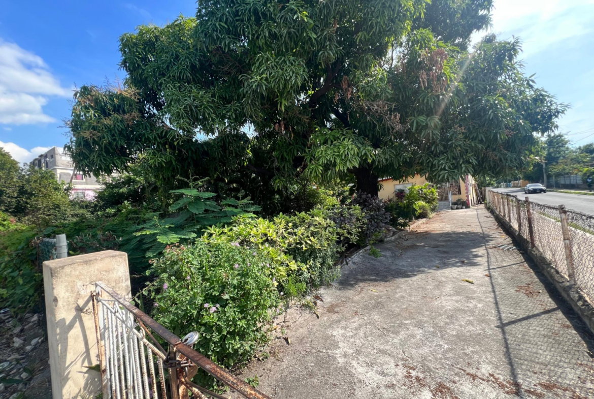 Second image of 1 Seabreeze Avenue in Kingston 2, Kingston, Jamaica - property is For Sale