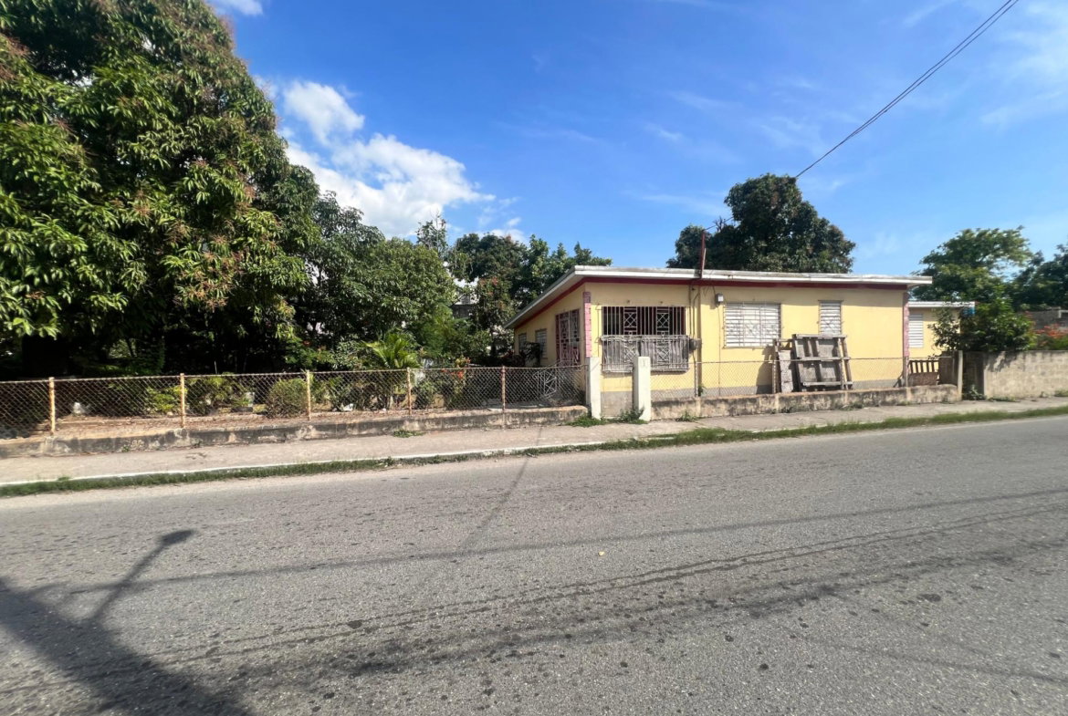 Fifth image of 1 Seabreeze Avenue in Kingston 2, Kingston, Jamaica - property is For Sale