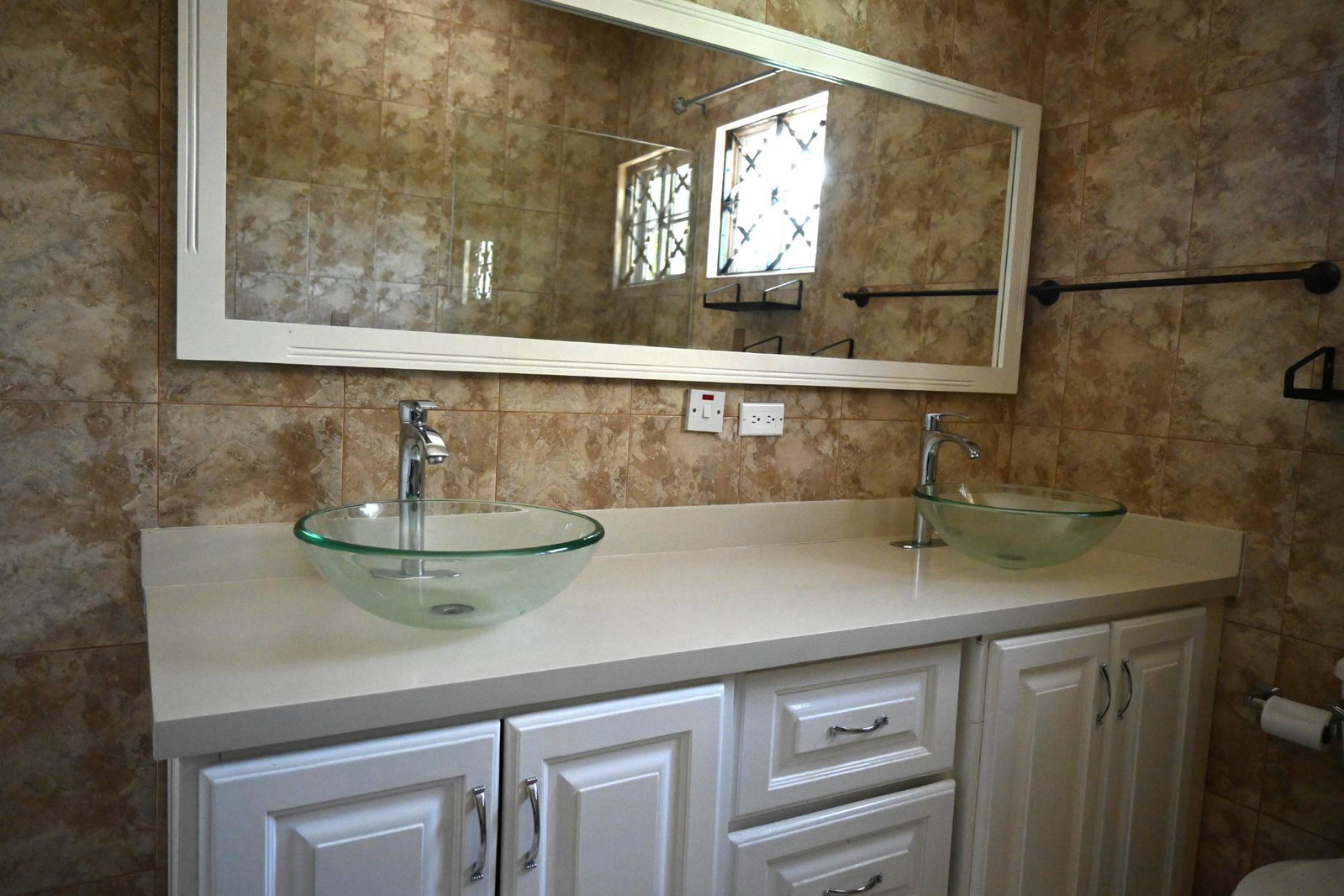 Tenth image of 646 White Water Boulevard in White Water Meadows, St. Catherine, Jamaica - property is For Sale