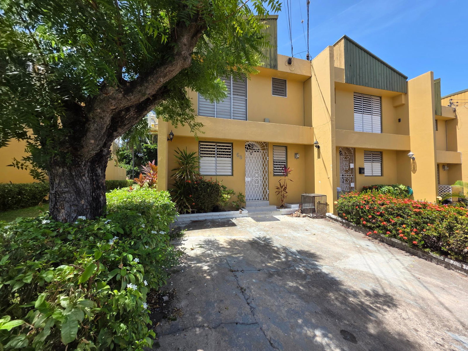 3-Bedroom-Townhouse-for-Rent-in-Waterworks-Country-Club-St.-Andrew-Jamaica Second image of 68-6-8 Waterworks Road in Kingston 8, St. Andrew, Jamaica - property is For Rent