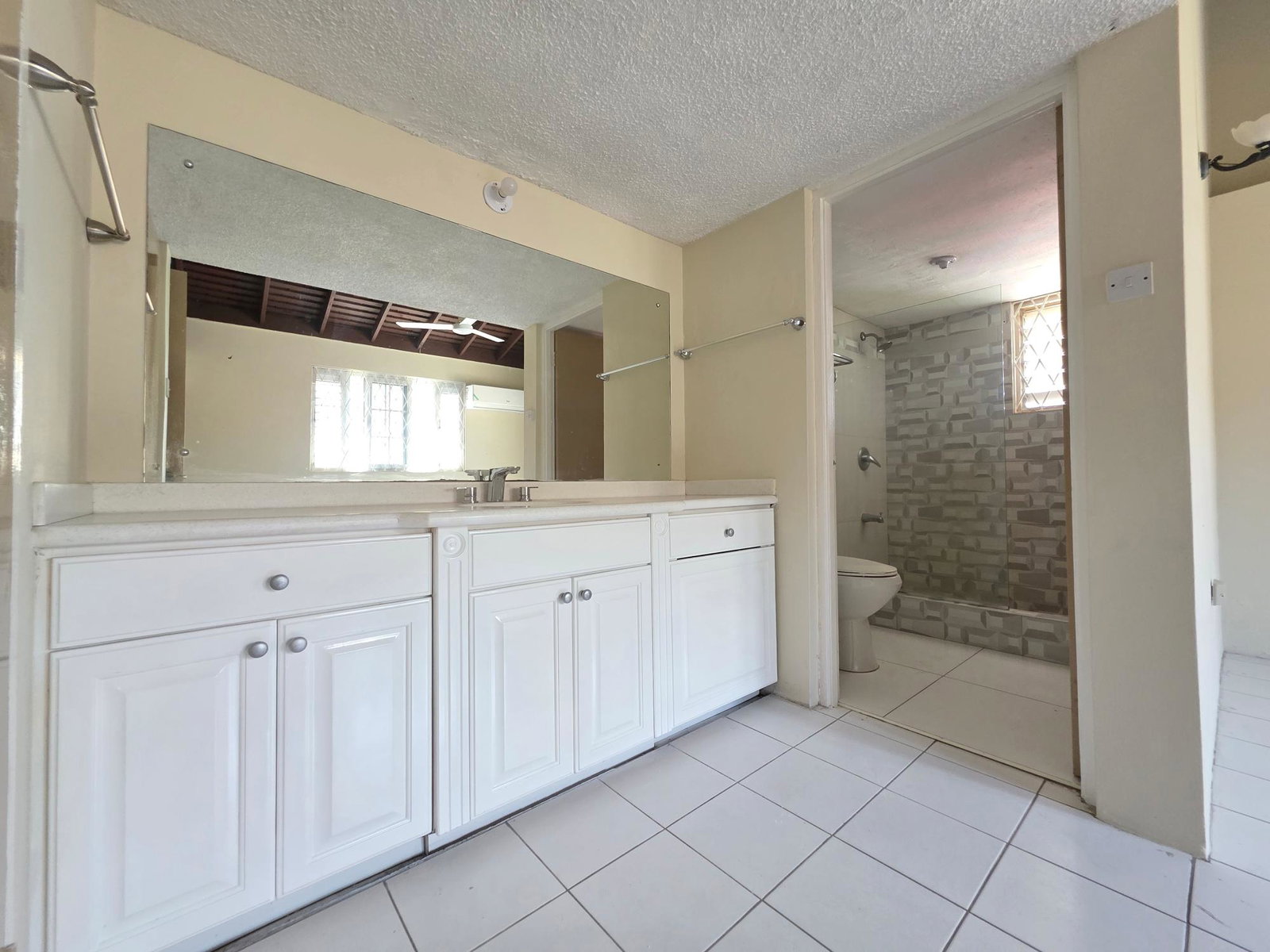 3-Bedroom-Townhouse-for-Rent-in-Waterworks-Country-Club-St.-Andrew-Jamaica Eighteenth image of 68-6-8 Waterworks Road in Kingston 8, St. Andrew, Jamaica - property is For Rent