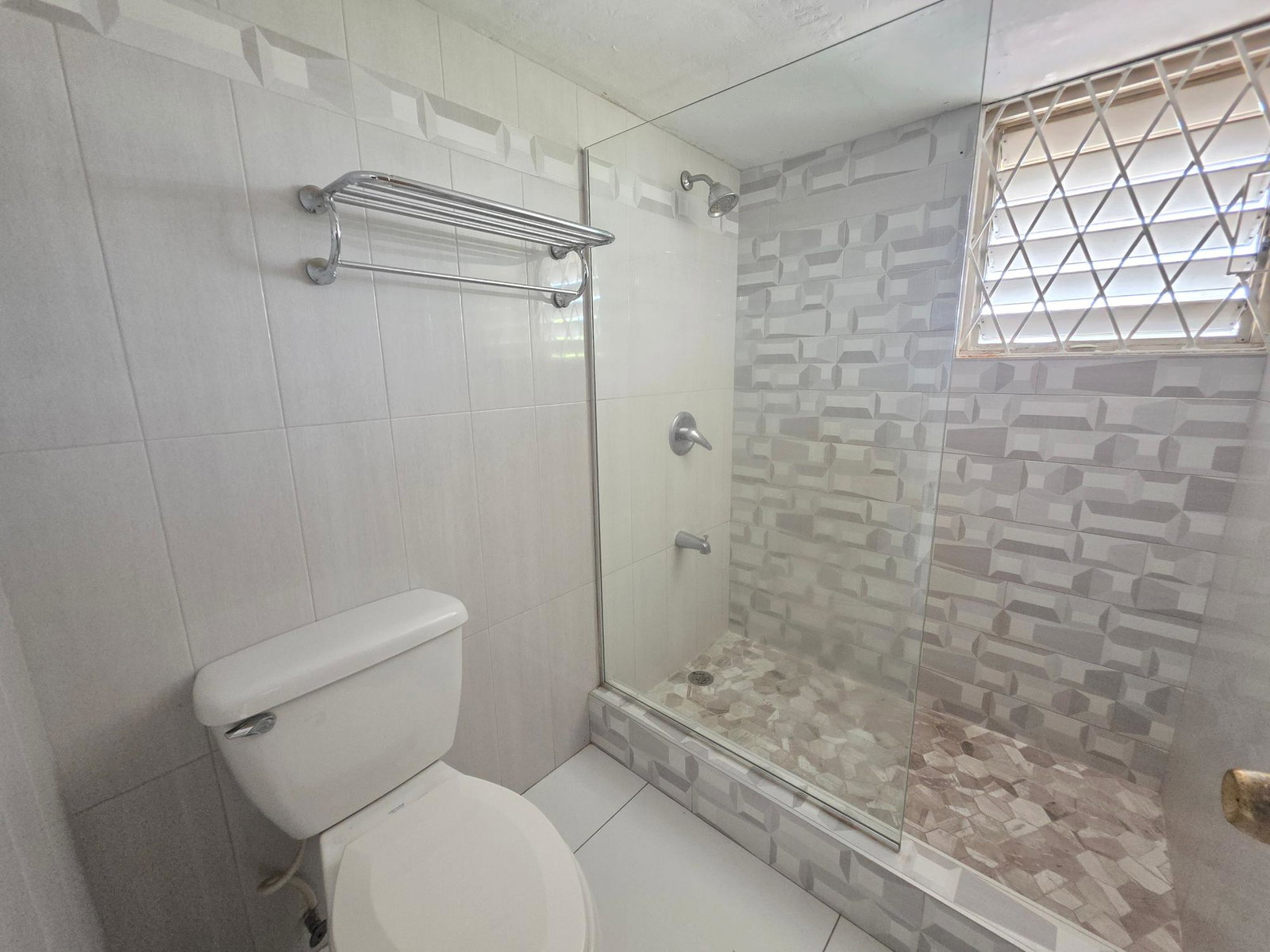 3-Bedroom-Townhouse-for-Rent-in-Waterworks-Country-Club-St.-Andrew-Jamaica Nineteenth image of 68-6-8 Waterworks Road in Kingston 8, St. Andrew, Jamaica - property is For Rent